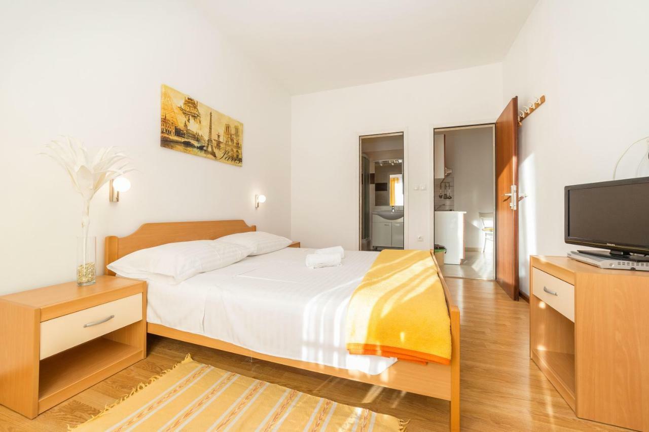 Apartments Maria Водице Экстерьер фото
