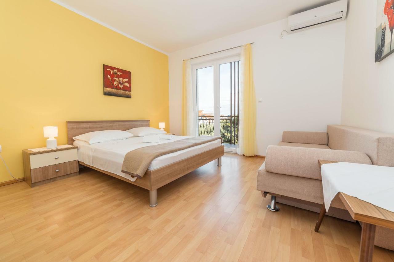 Apartments Maria Водице Экстерьер фото