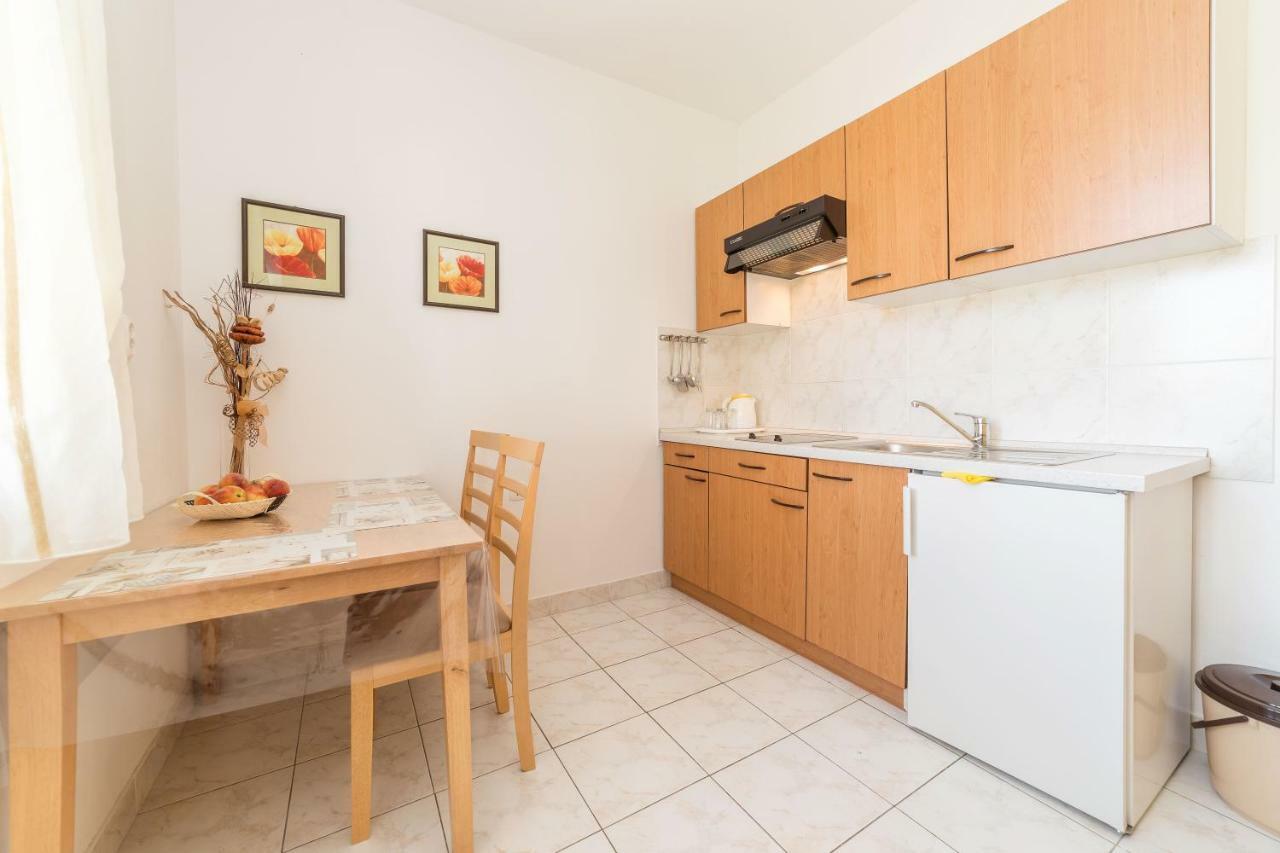 Apartments Maria Водице Экстерьер фото