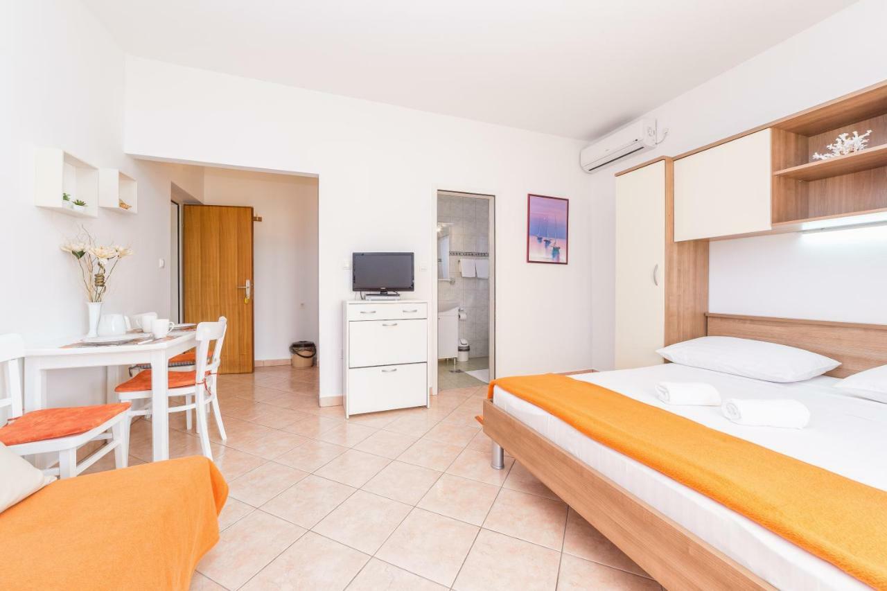 Apartments Maria Водице Экстерьер фото